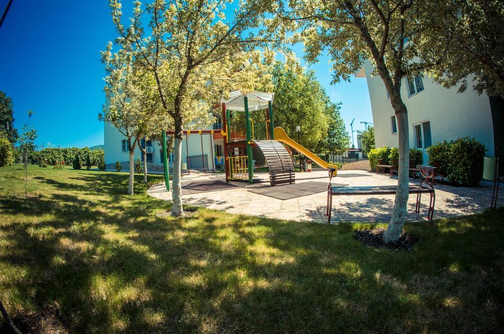 Gt Green Fort Beach Apartments Sunny Beach Exterior photo