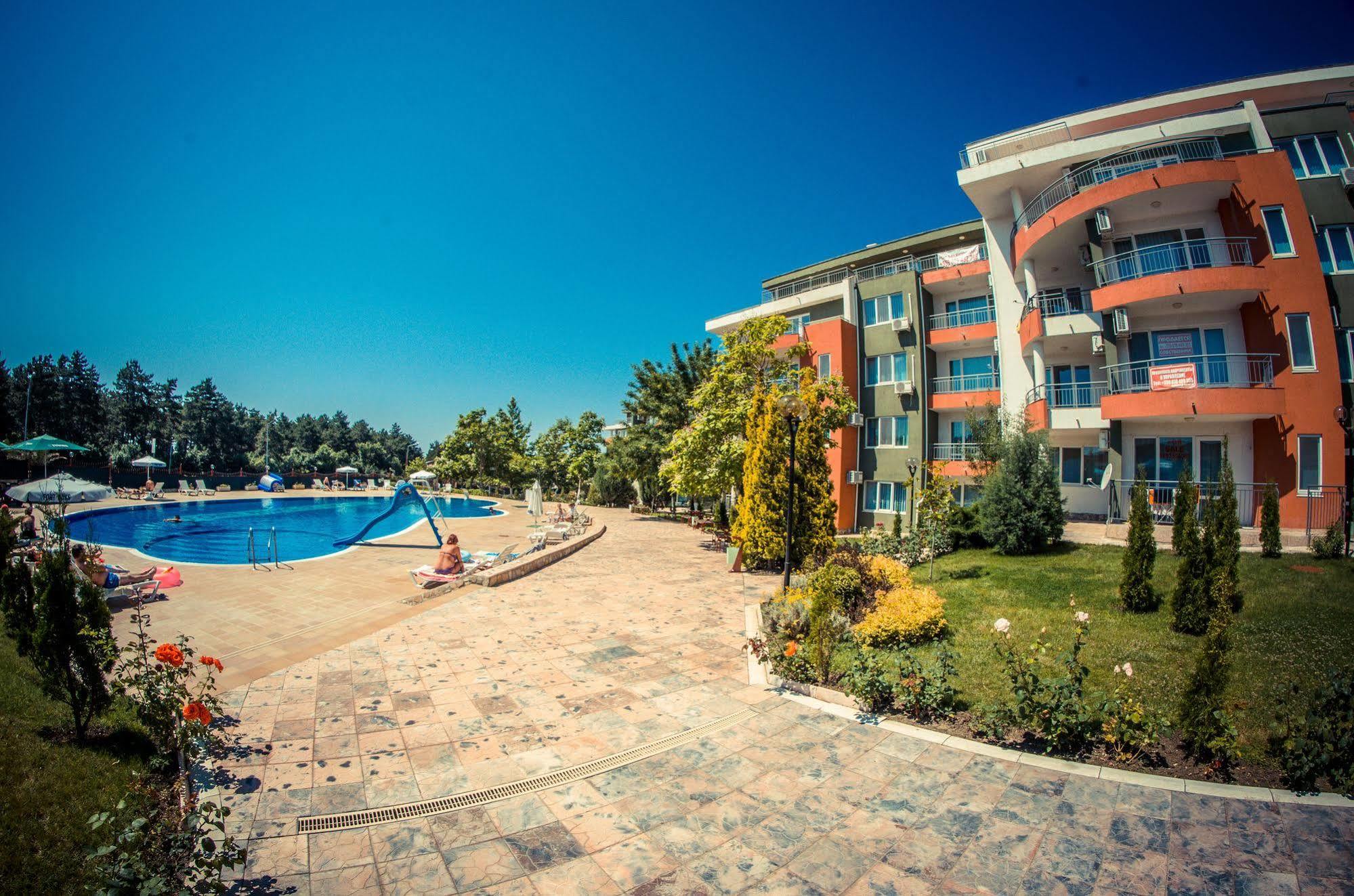 Gt Green Fort Beach Apartments Sunny Beach Exterior photo